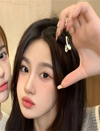 男人将她抱到书案上_世界杯直播免费观看_夫妻成长日记2电影版